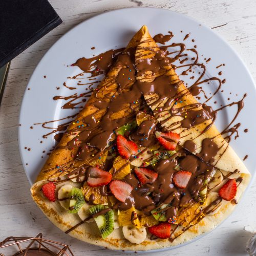crepe with chocolade and strawberry